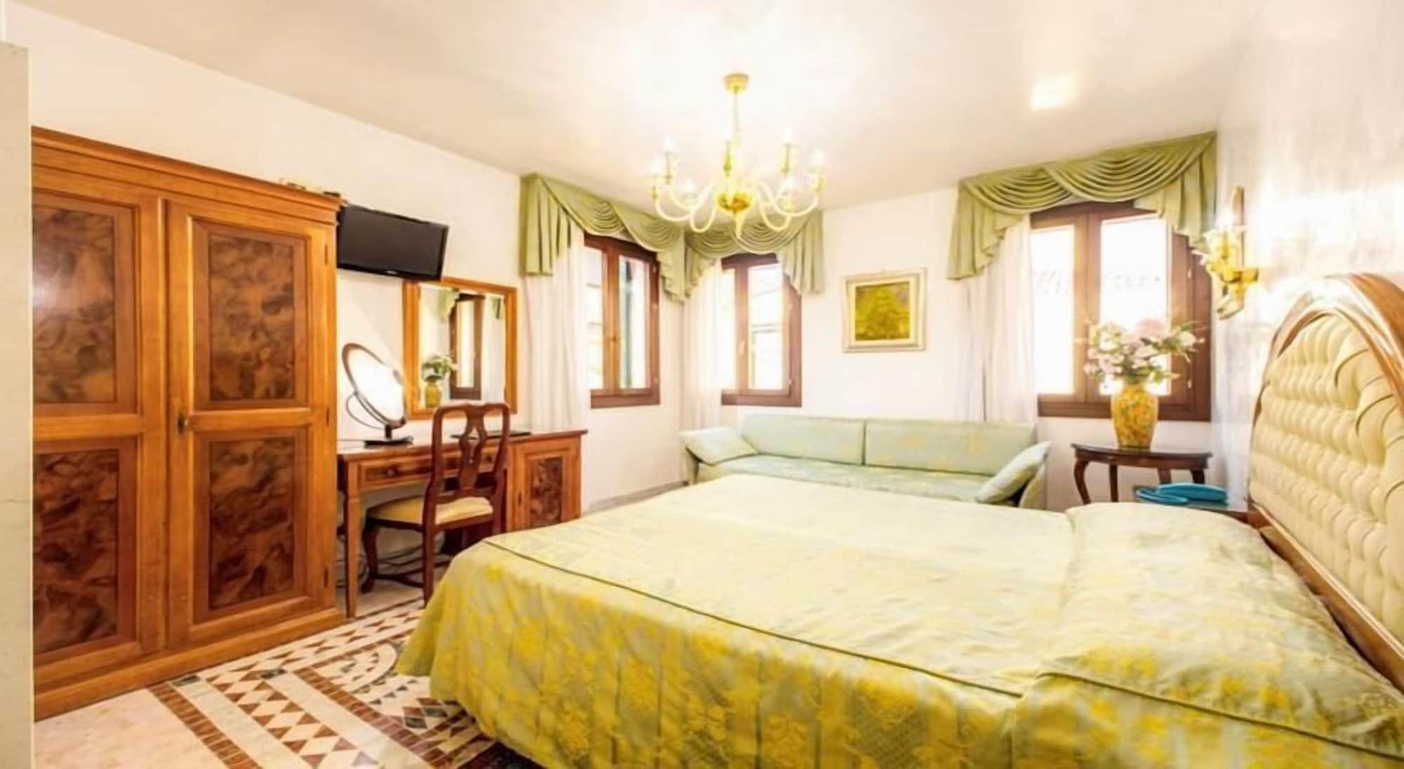 Antica Casa Carettoni 3* Venecia