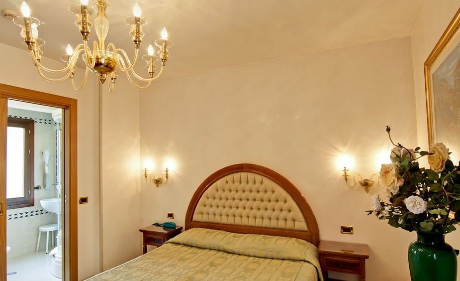 Antica Casa Carettoni Hotel Venecia