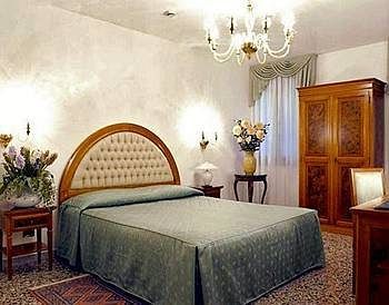 Antica Casa Carettoni Hotel Venecia