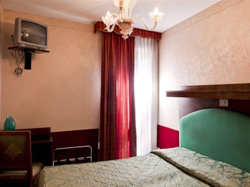 Antica Casa Carettoni Hotel Venecia